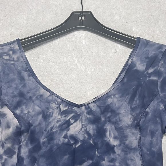 Lululemon Athletica Blue Tie-Dye Crop Top - Picture 2 of 11